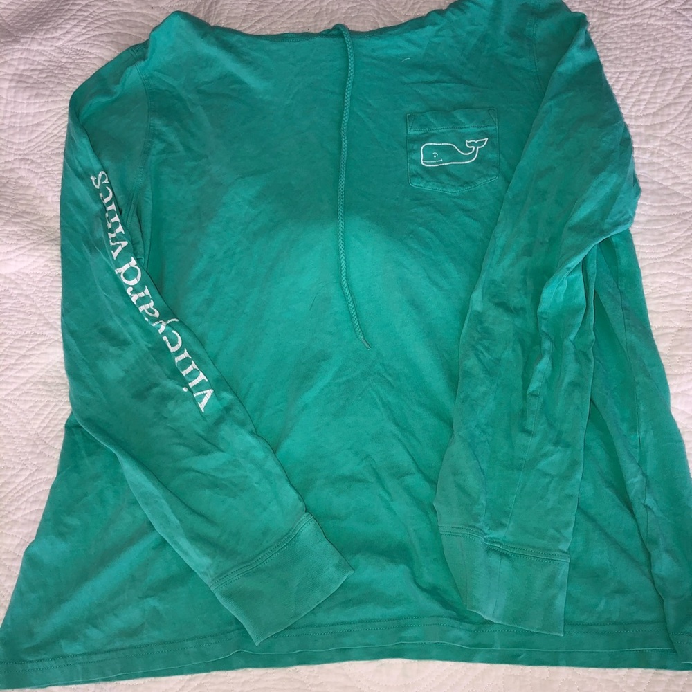 GREAT CONDITION VINEYARD VINES HOODED TEE
